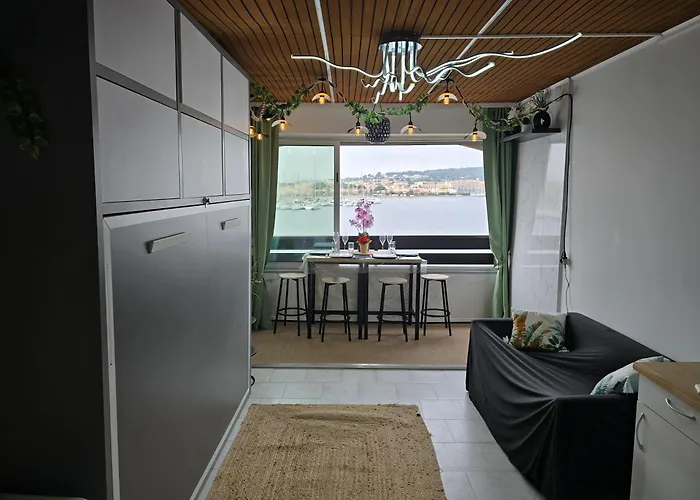 213 Ile Des Pecheurs, Vue Port